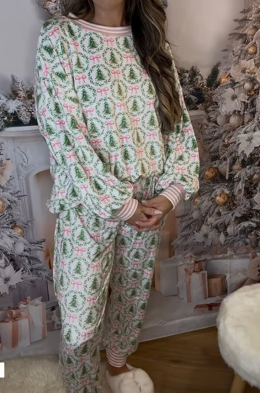 🎄Christmas Trees and Bows Pajama Set ⭐